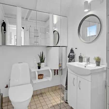 Amazing In Vggerlse With 4 Bedrooms And Wifi *
